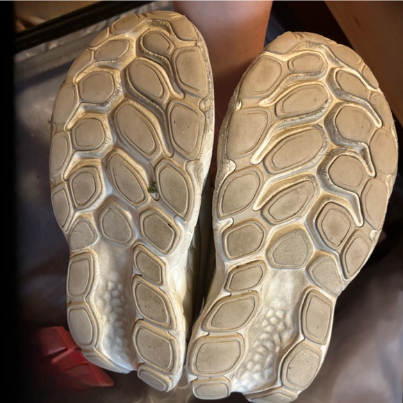 Men’s & Women’s new balance sneakers size 8 - Picture 3 of 3